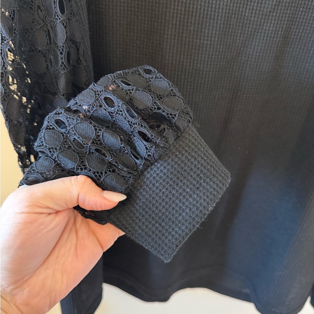 Black Waffle Weave Lace Sleeve Top - Picture 5 of 7